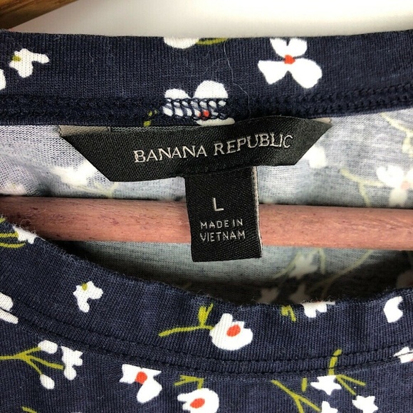 Banana Republic Navy Blue Floral Print Tee Top - Picture 2 of 5